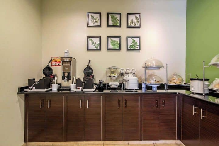 Breakfast/Coffee Service 40 of 46